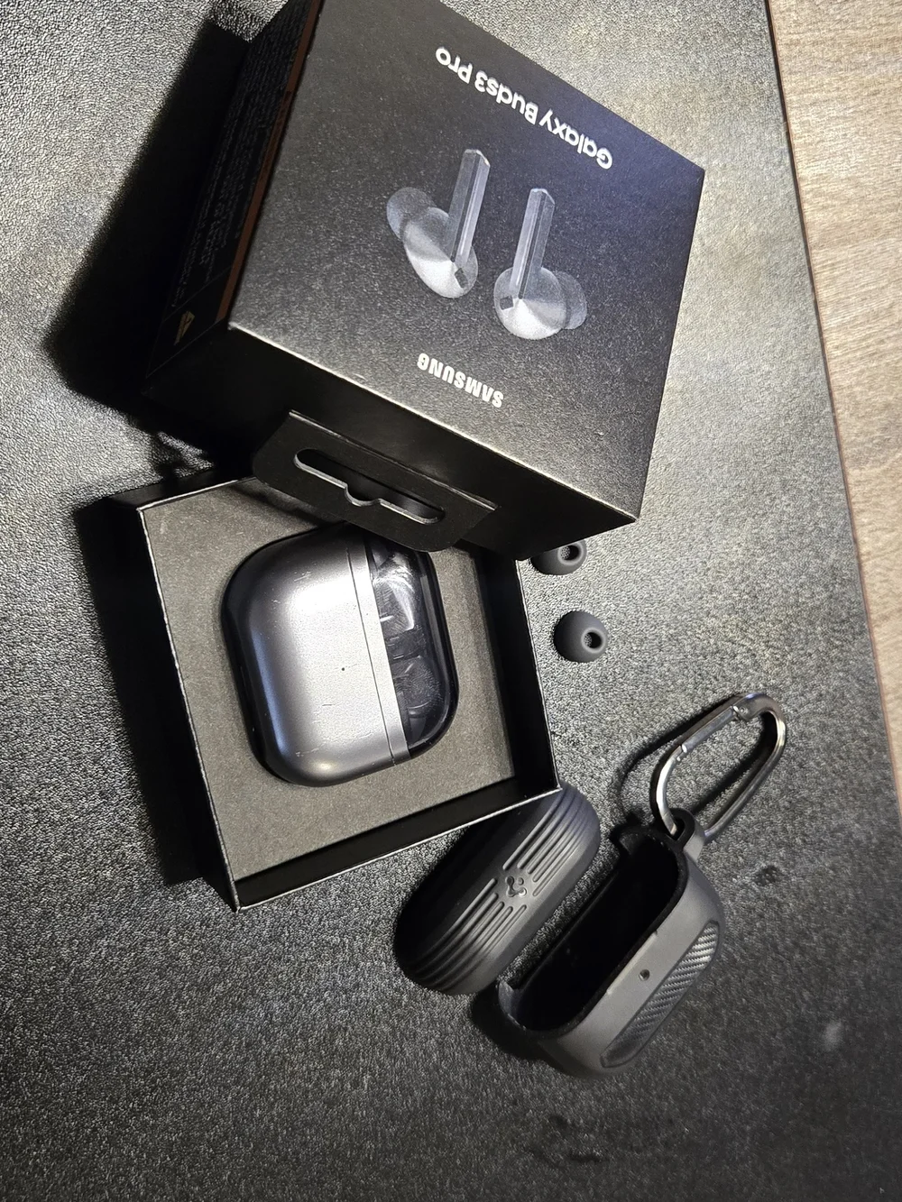 Samsung Galaxy Buds3 Pro with Protective Case